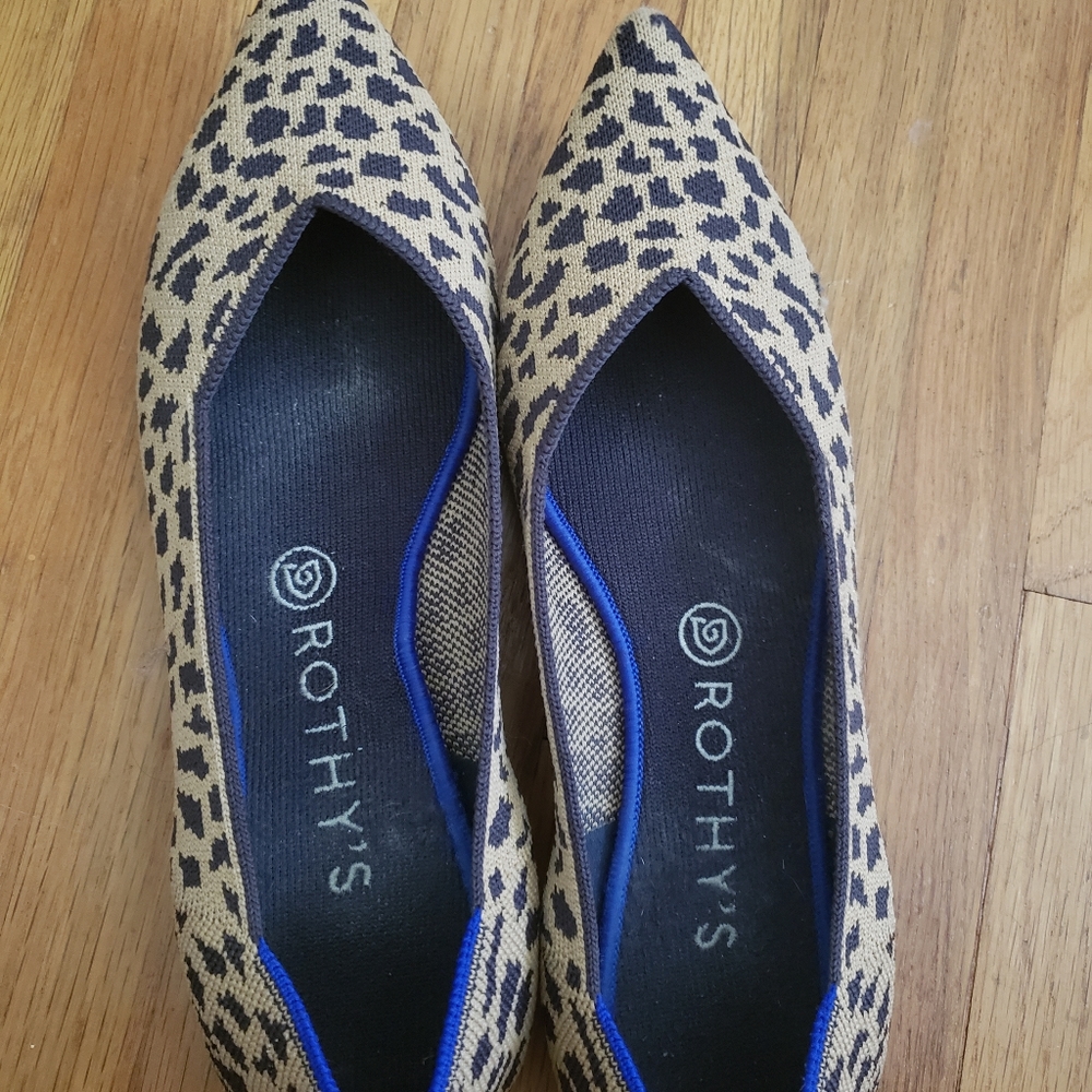 Rothys Cheetah Leopard Print pointed Flats